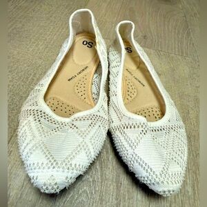 SO Elegant White Memory Foam Women's Flats